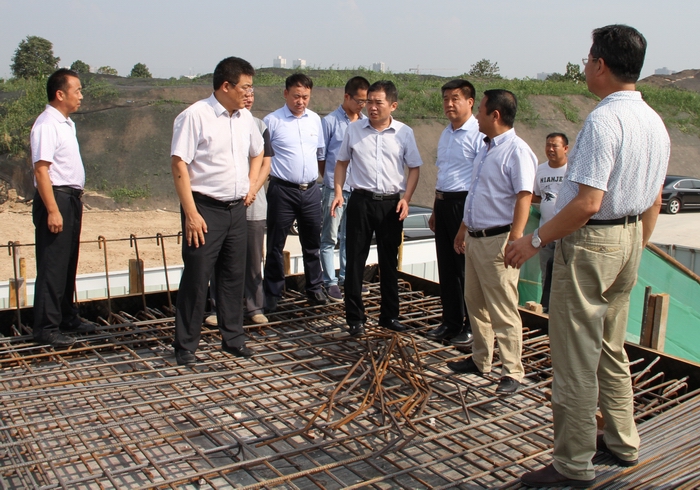 2016-8-16王市長(zhǎng)來(lái)城投集團(tuán)調(diào)研 076.jpg